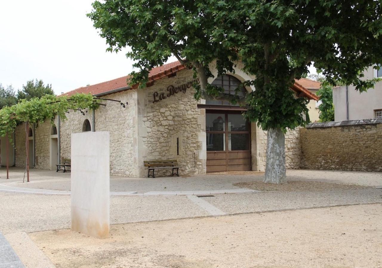Agreable Maison De Ville Eyragues Zewnętrze zdjęcie